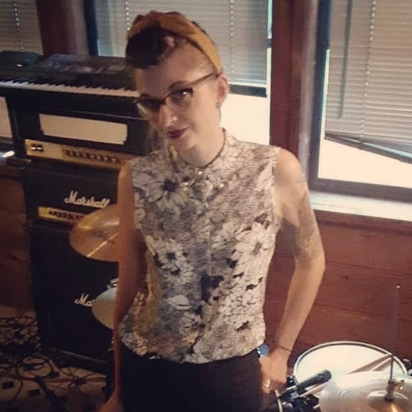 Meet your Posher, Sam - Picture 1 of 3